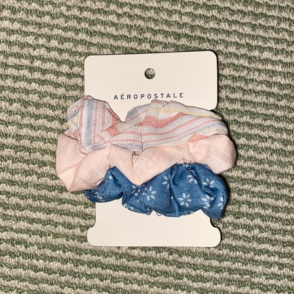 NWT Aeropostale Scrunchie Set